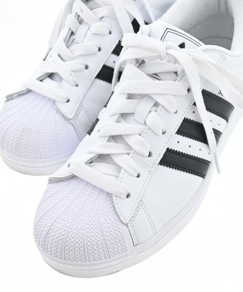 adidas รองเท้าผ้าใบ