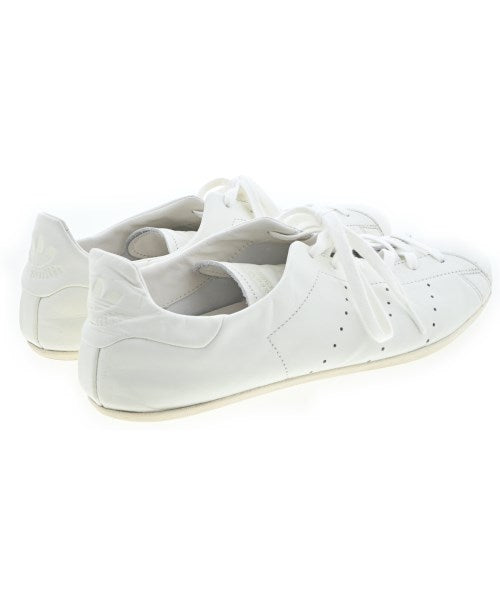adidas รองเท้าผ้าใบ
