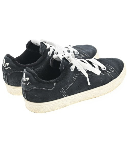 adidas รองเท้าผ้าใบ