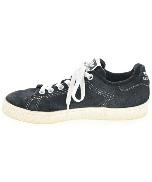 adidas รองเท้าผ้าใบ