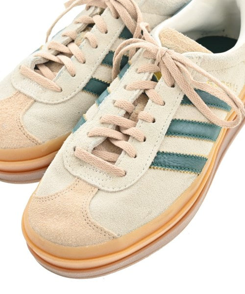 adidas รองเท้าผ้าใบ