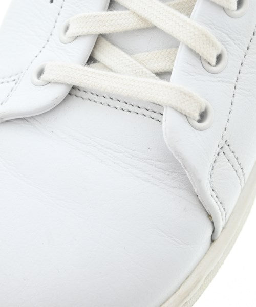 adidas รองเท้าผ้าใบ