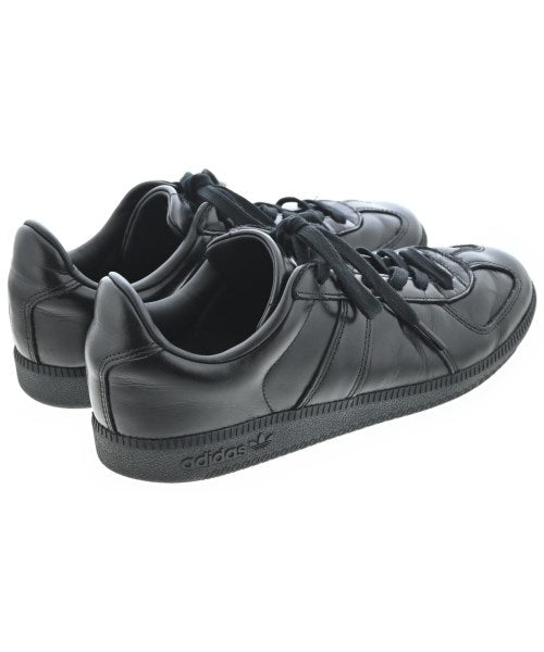 adidas รองเท้าผ้าใบ