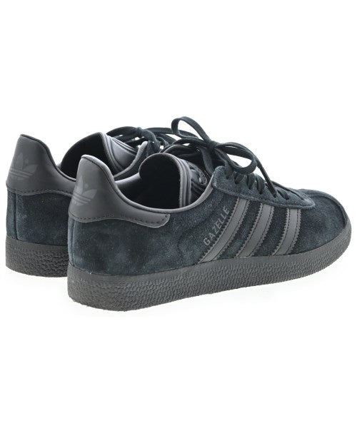 adidas รองเท้าผ้าใบ