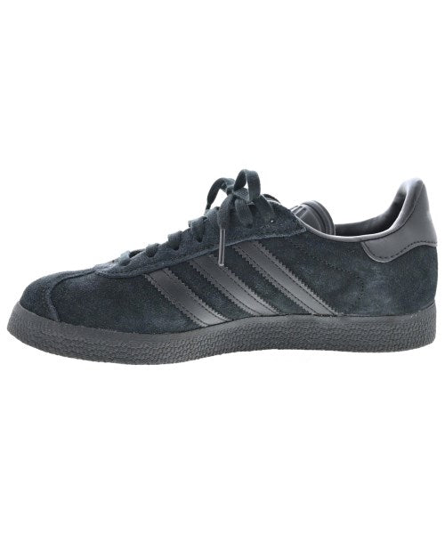 adidas รองเท้าผ้าใบ