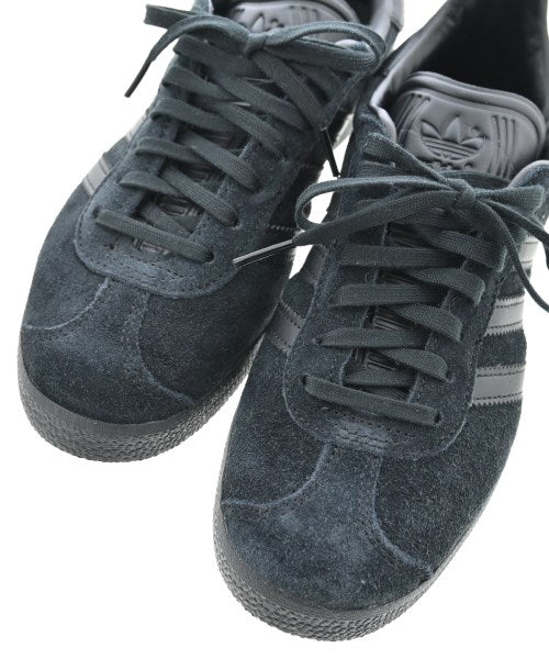 adidas รองเท้าผ้าใบ