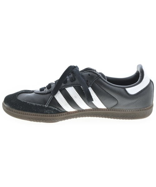 adidas รองเท้าผ้าใบ
