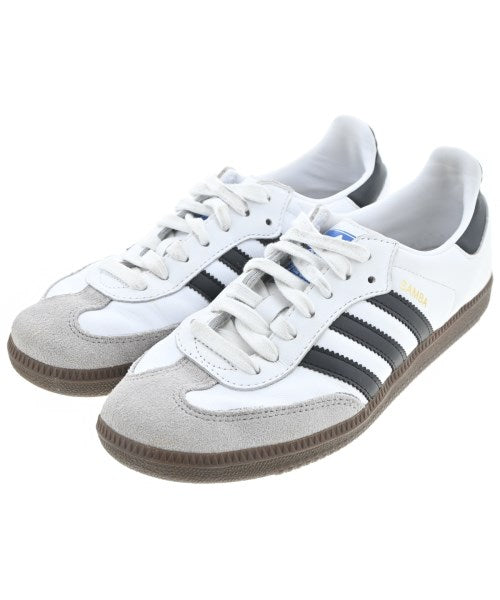 adidas รองเท้าผ้าใบ