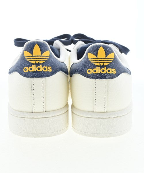 adidas รองเท้าผ้าใบ