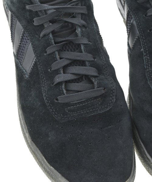 adidas รองเท้าผ้าใบ
