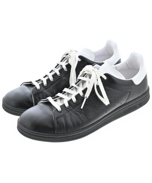 adidas รองเท้าผ้าใบ