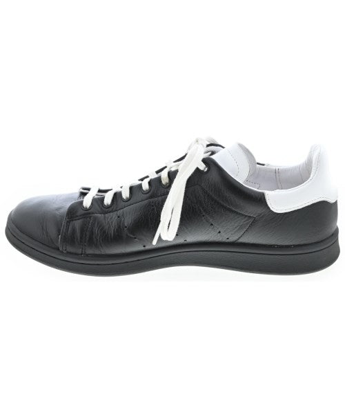 adidas รองเท้าผ้าใบ