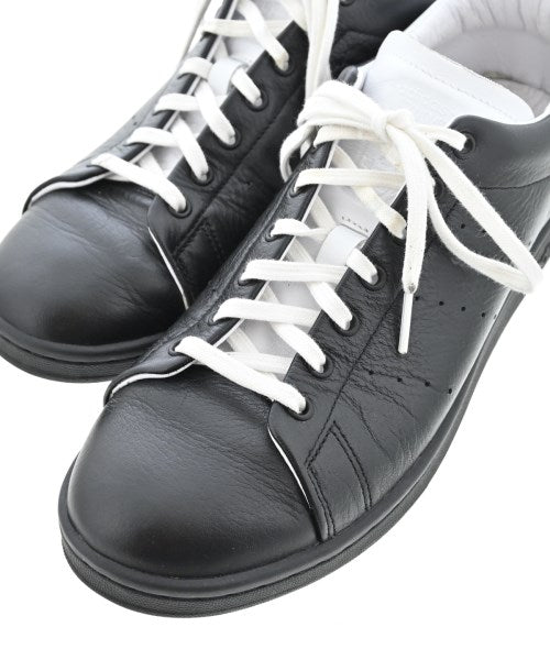adidas รองเท้าผ้าใบ