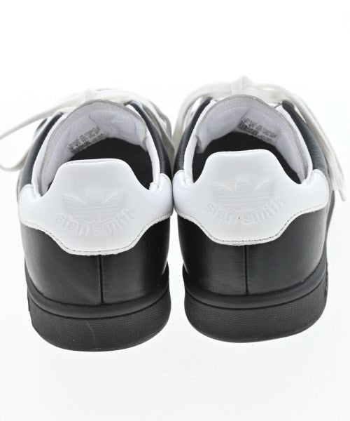 adidas รองเท้าผ้าใบ