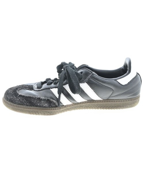 adidas รองเท้าผ้าใบ