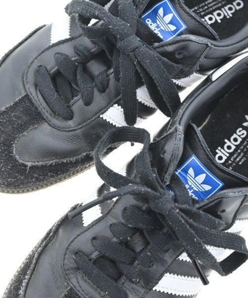 adidas รองเท้าผ้าใบ
