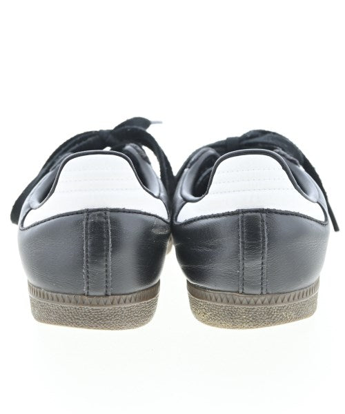 adidas รองเท้าผ้าใบ