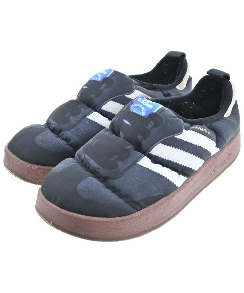 adidas รองเท้าผ้าใบ