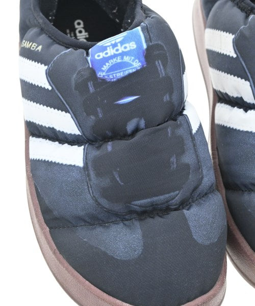 adidas รองเท้าผ้าใบ