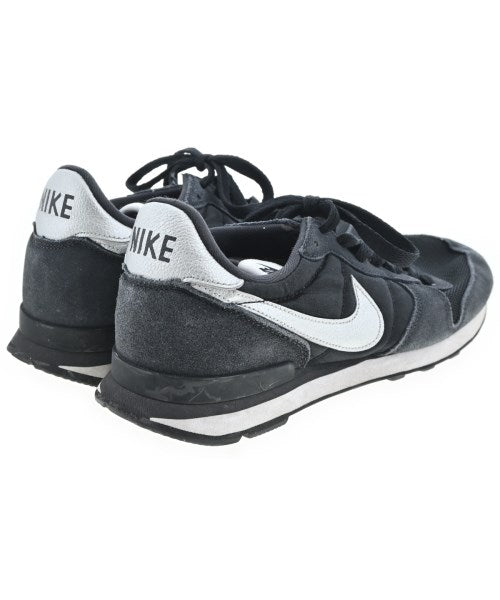 NIKE รองเท้าผ้าใบ