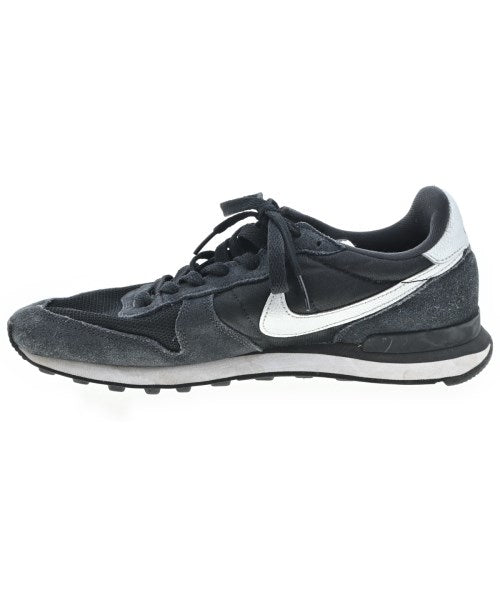 NIKE รองเท้าผ้าใบ