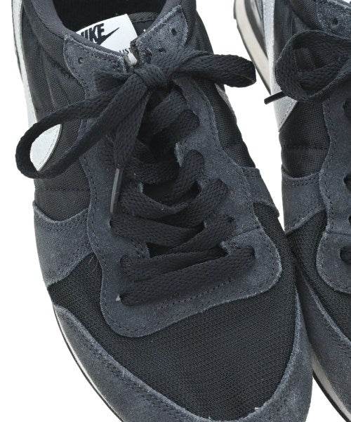 NIKE รองเท้าผ้าใบ
