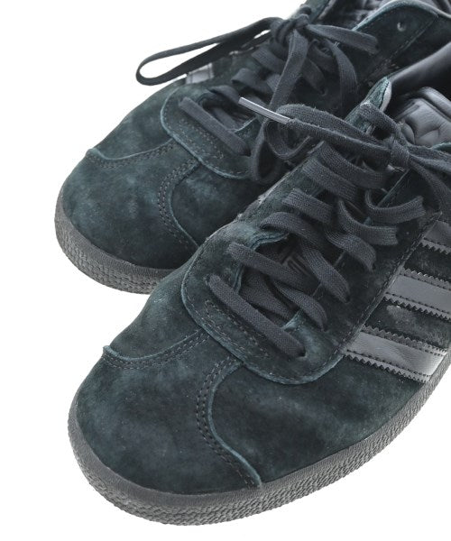 adidas รองเท้าผ้าใบ