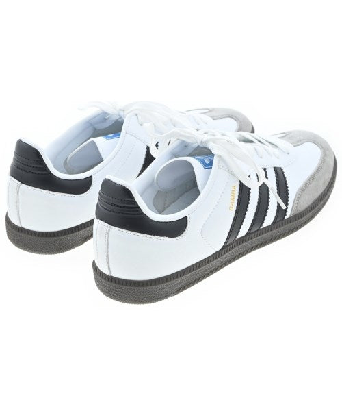adidas รองเท้าผ้าใบ
