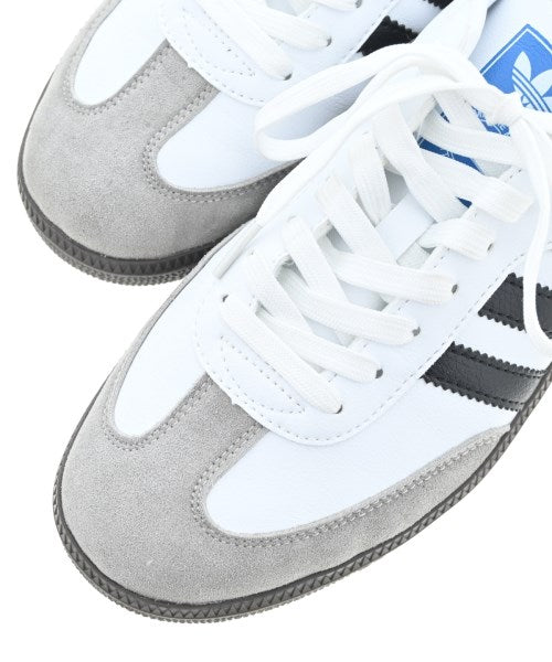 adidas รองเท้าผ้าใบ