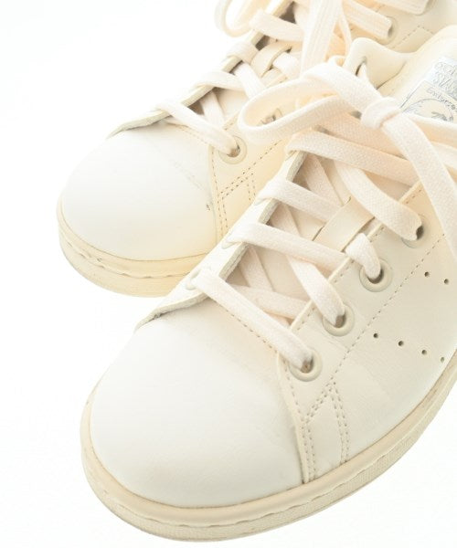adidas รองเท้าผ้าใบ