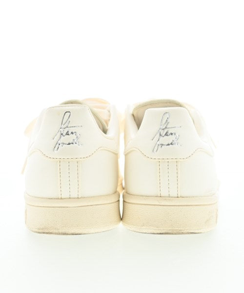 adidas รองเท้าผ้าใบ
