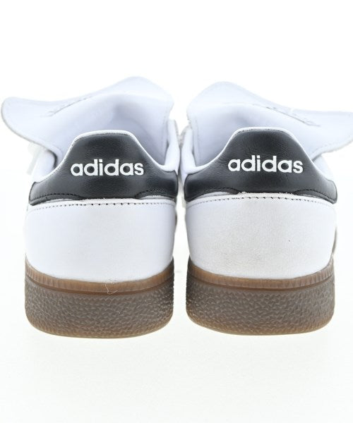 adidas รองเท้าผ้าใบ