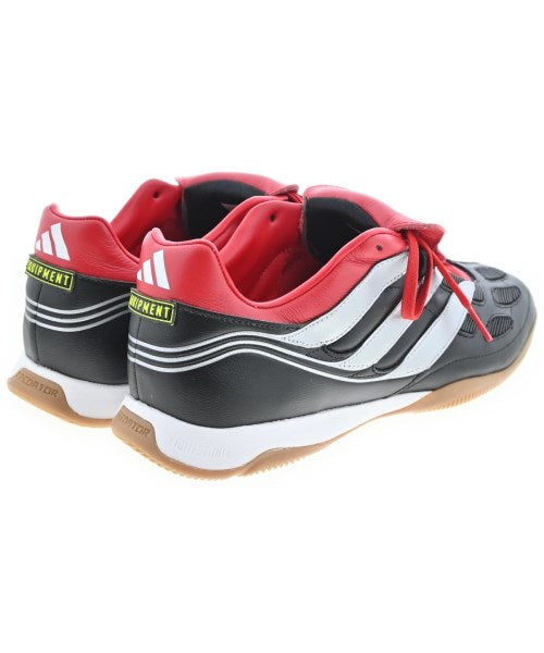 adidas รองเท้าผ้าใบ