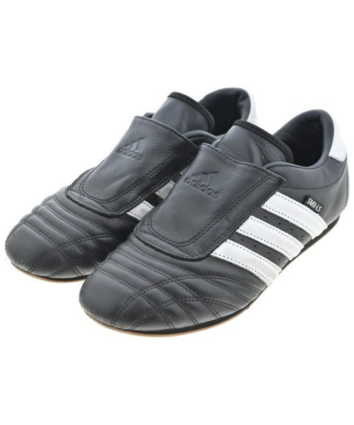 adidas รองเท้าผ้าใบ