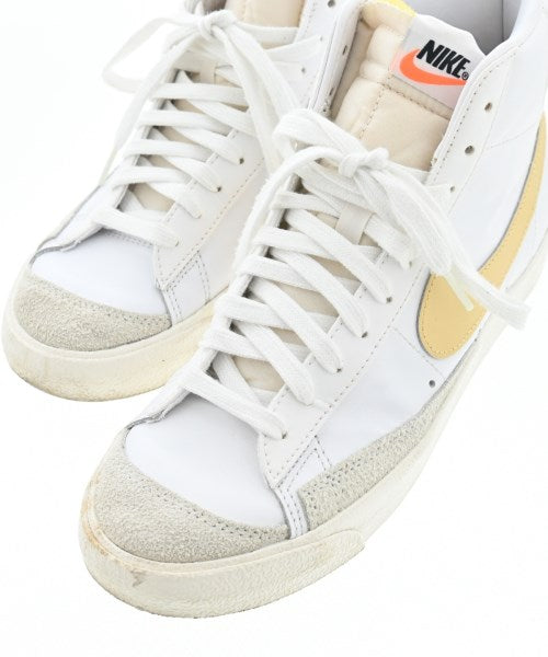 NIKE รองเท้าผ้าใบ