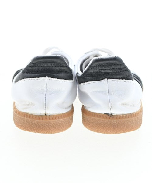 adidas รองเท้าผ้าใบ