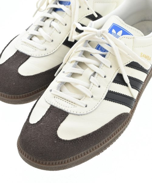 adidas รองเท้าผ้าใบ