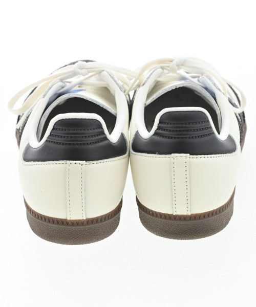 adidas รองเท้าผ้าใบ