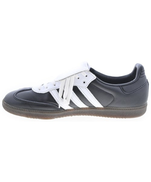 adidas รองเท้าผ้าใบ