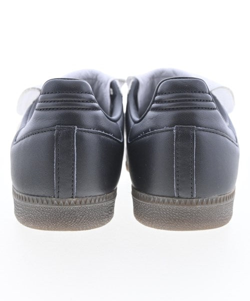 adidas รองเท้าผ้าใบ