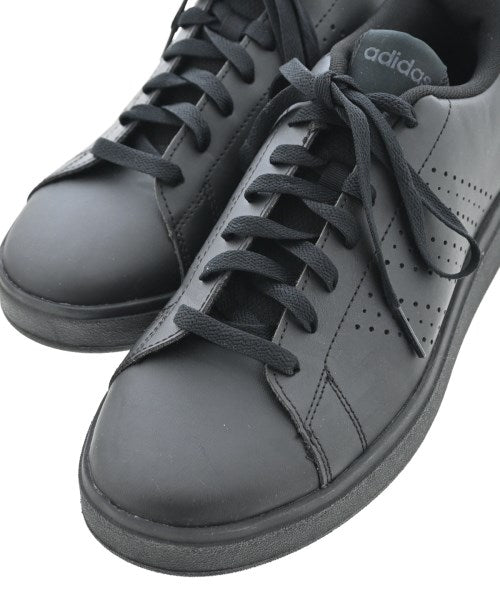 adidas รองเท้าผ้าใบ