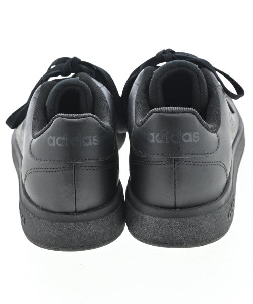 adidas รองเท้าผ้าใบ
