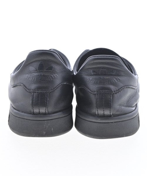 adidas รองเท้าผ้าใบ