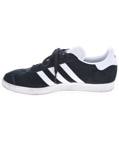adidas รองเท้าผ้าใบ