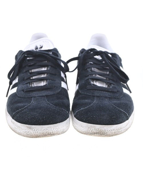 adidas รองเท้าผ้าใบ