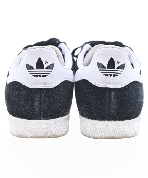 adidas รองเท้าผ้าใบ
