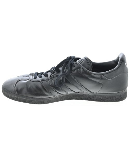 adidas รองเท้าผ้าใบ