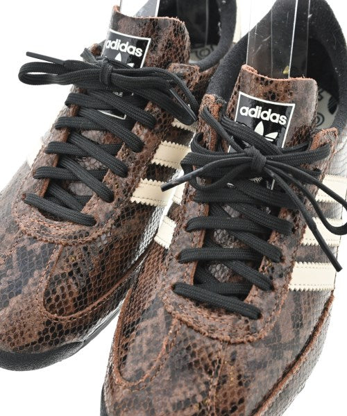 adidas รองเท้าผ้าใบ