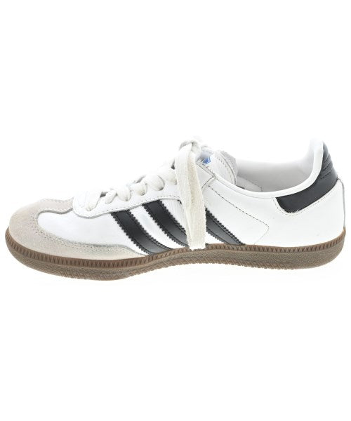 adidas รองเท้าผ้าใบ