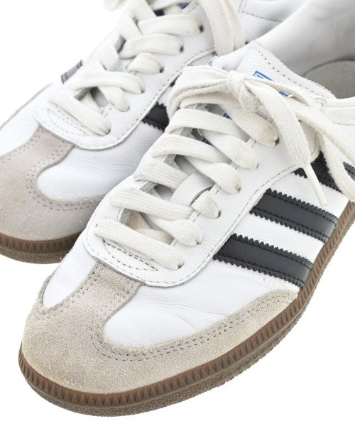 adidas รองเท้าผ้าใบ